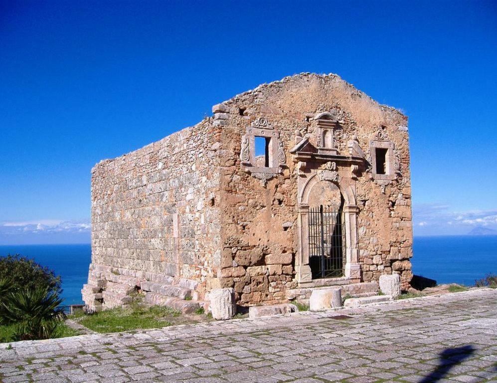 Casa Vacanza Pedala Villa San Marco d'Alunzio Luaran gambar